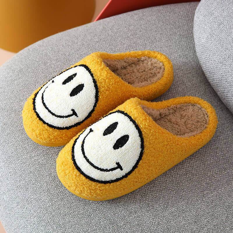 Unisex Smiley Face Fuzzy Slippers For Home And Indoors - Yososo Mart