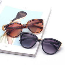 Carica l&#39;immagine nel visualizzatore di Gallery, Cateye Vintage Gradient Sunglasses UV400 For Women Retro Eyewear Yososo Mart
