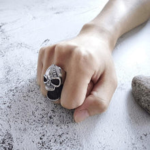 Carregar imagem no visualizador da galeria, Skull Ring Bottle Opener (Steel) Punk Style Yososo Mart
